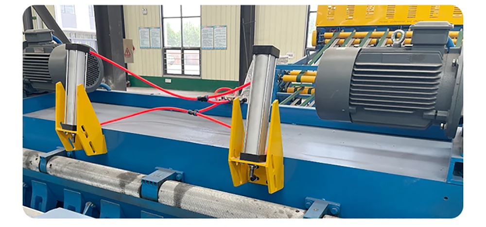 Spindleless Vneer Peeling Machine(图4)